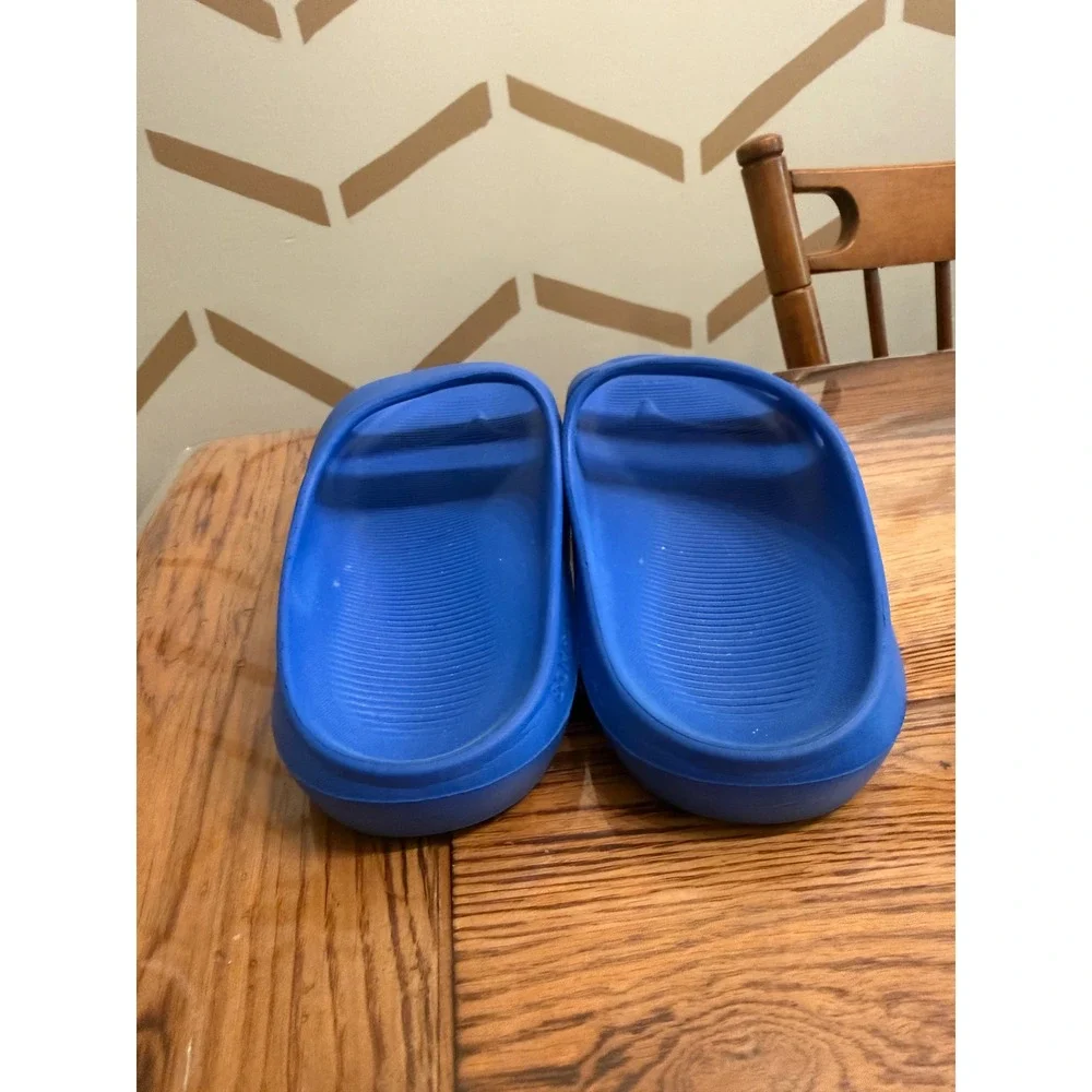Bombas men friday